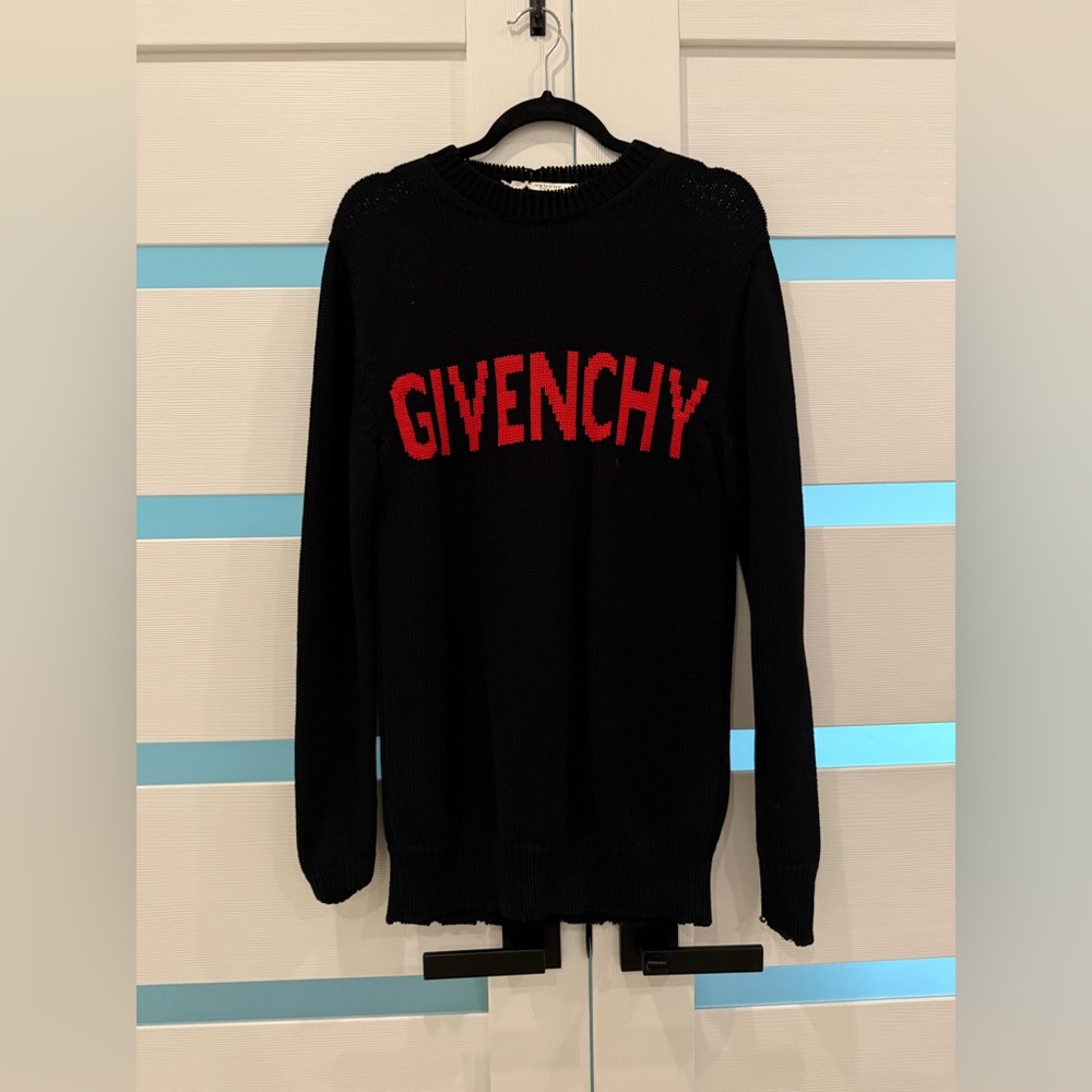 Givenchy Elegant Black Knitwear